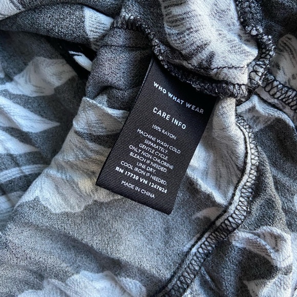 Who What Where Floral Patterned Wrap Dress - Picture 3 of 5